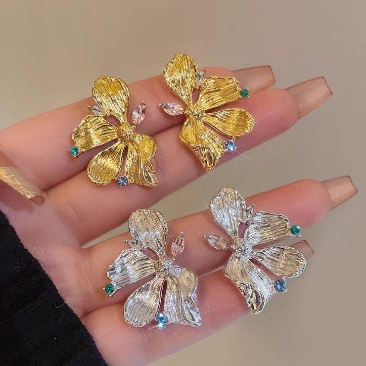 Stylized Flower Tops Pair